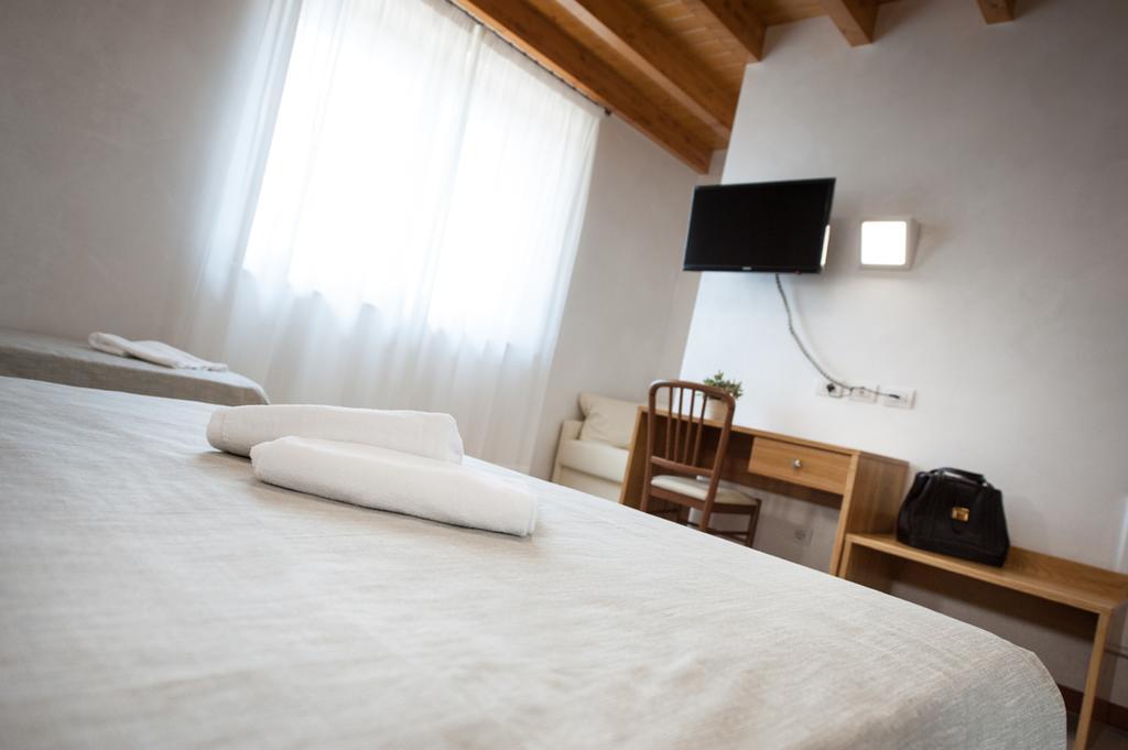 Agriturismo B&B Corte Tonolli Валеджо-суль-Минчо Номер фото
