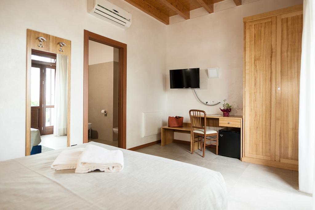 Agriturismo B&B Corte Tonolli Валеджо-суль-Минчо Номер фото